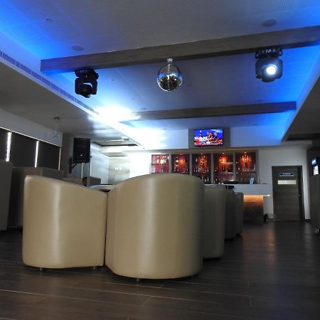 Hotel Annamalai Bahur Extérieur photo