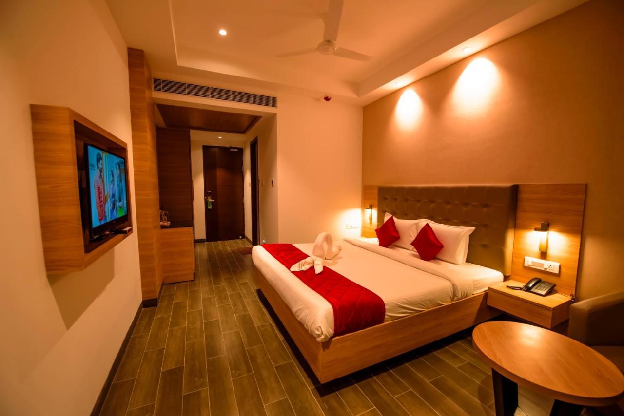 Hotel Annamalai Bahur Extérieur photo