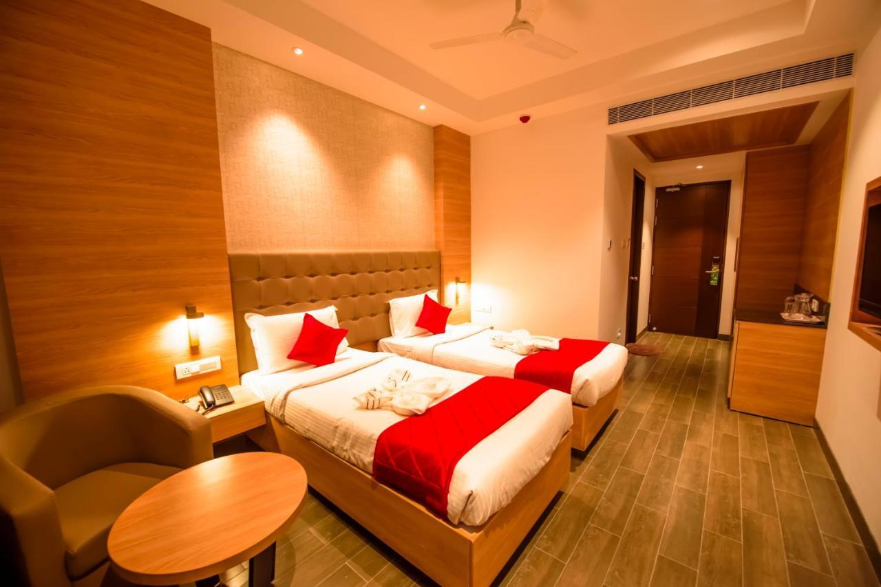 Hotel Annamalai Bahur Extérieur photo
