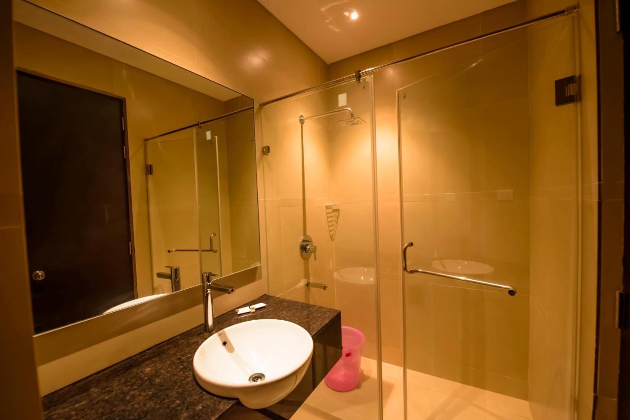 Hotel Annamalai Bahur Extérieur photo
