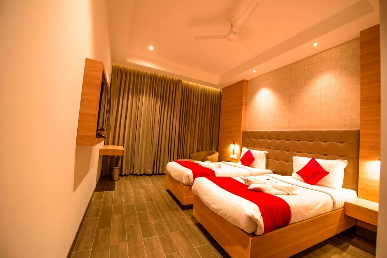 Hotel Annamalai Bahur Extérieur photo