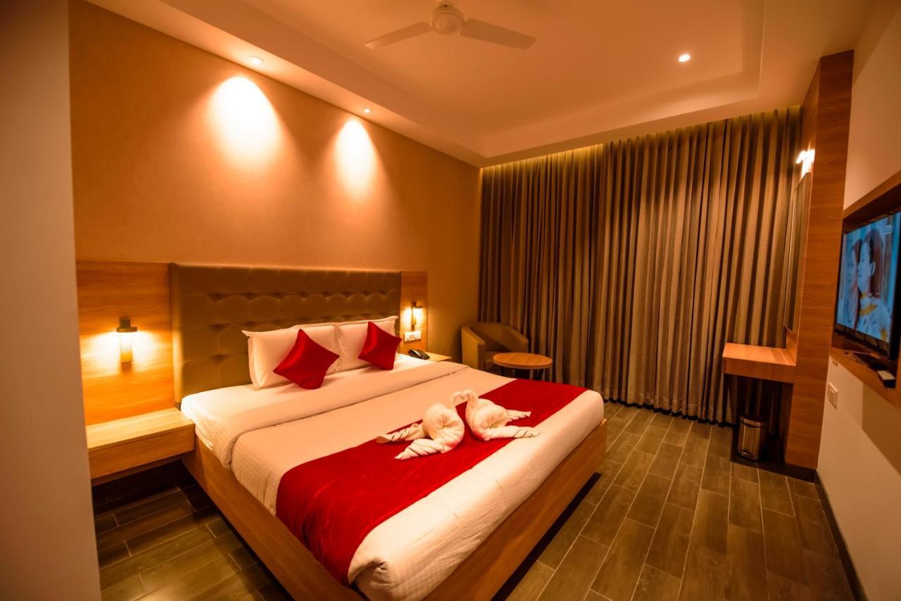 Hotel Annamalai Bahur Extérieur photo