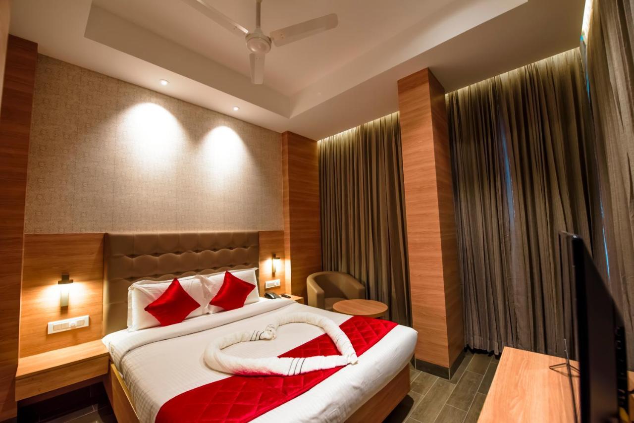 Hotel Annamalai Bahur Extérieur photo