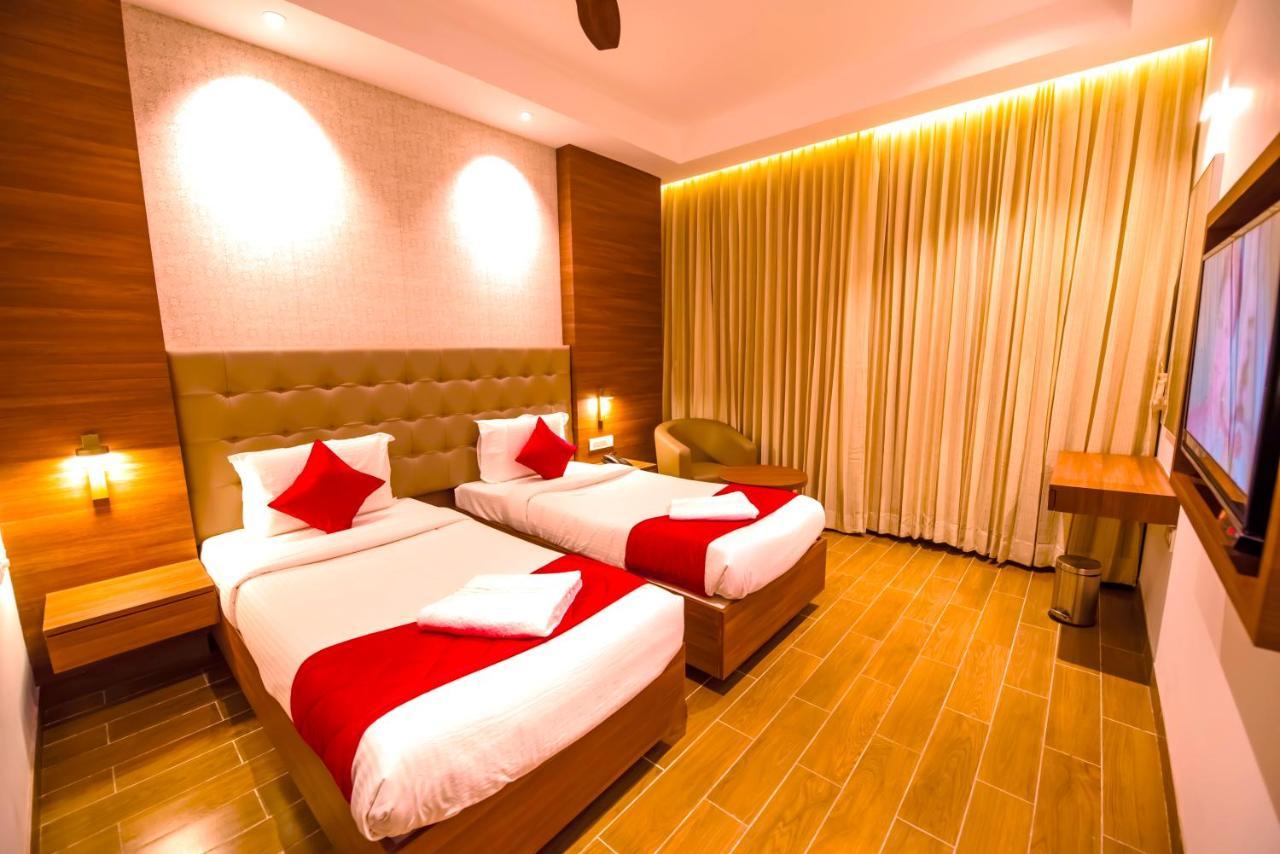Hotel Annamalai Bahur Extérieur photo