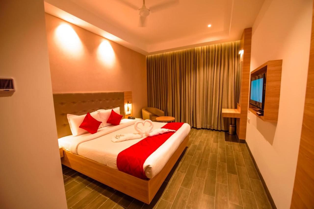 Hotel Annamalai Bahur Extérieur photo