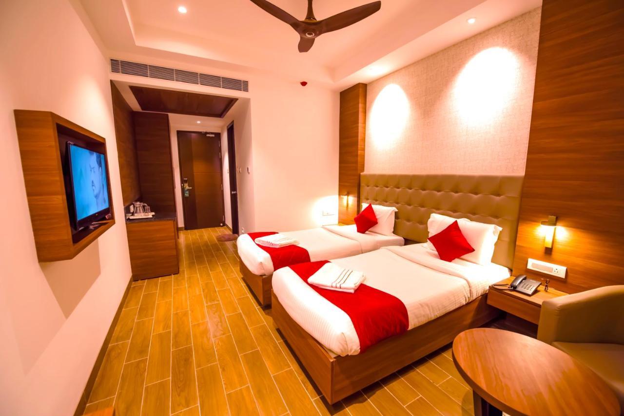 Hotel Annamalai Bahur Extérieur photo